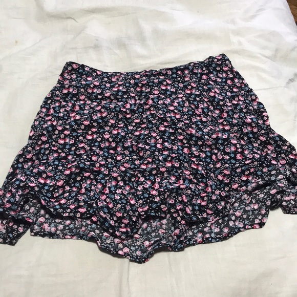 Cute flowy skirt - Picture 3 of 3